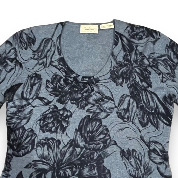 Neiman Marcus 100% Cashmere Sweater Cropped ScoopNeck Pullover Blue Floral Small - Picture 3 of 4